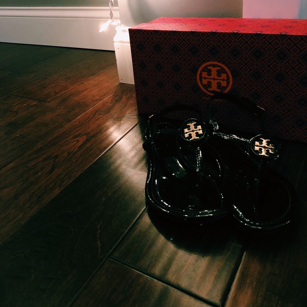 tory burch sandals